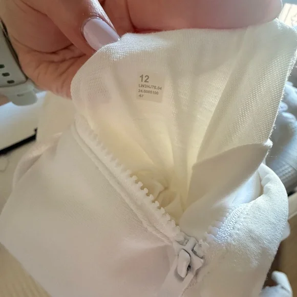 Lululemon Define Oversized Jacket in White - Picture 8 of 8